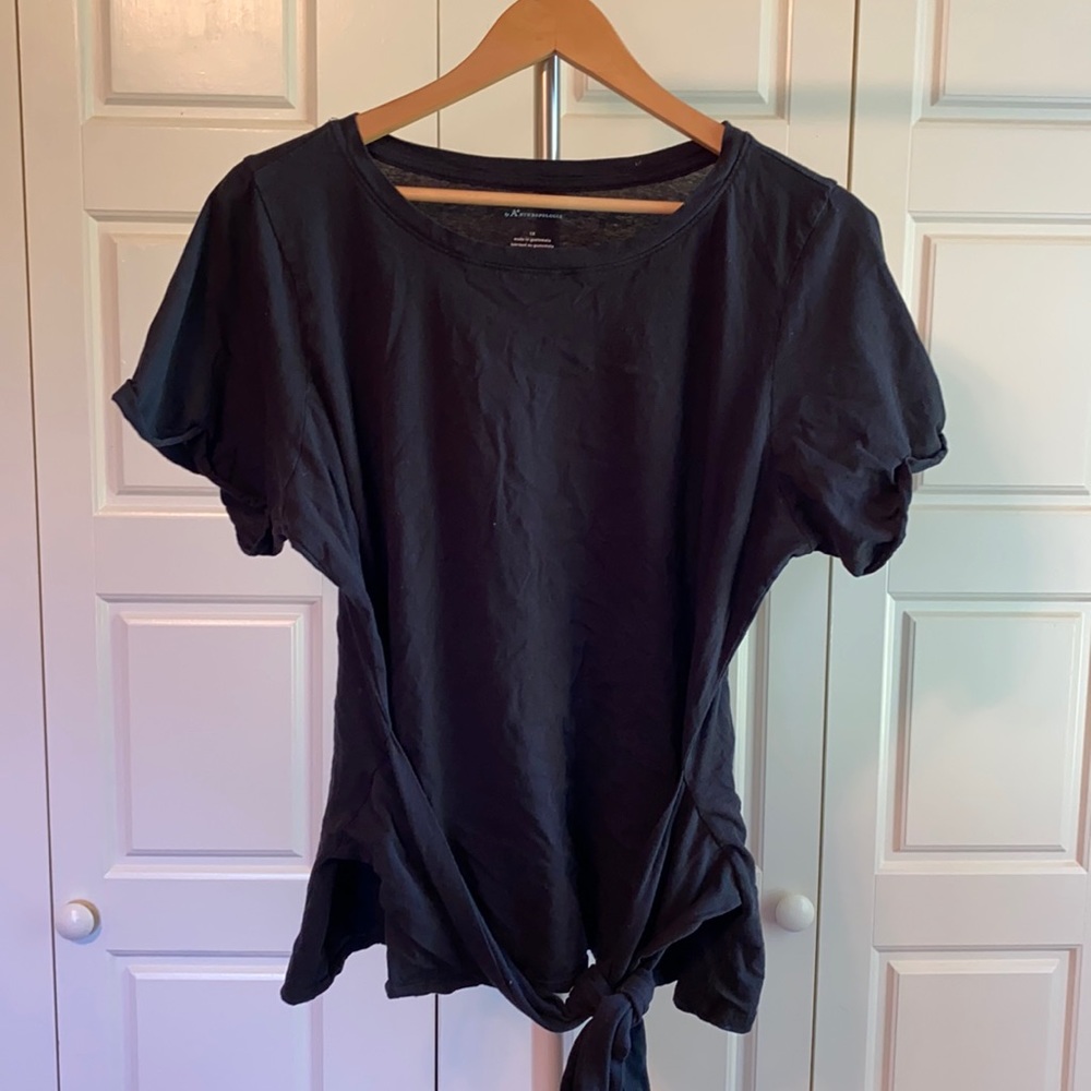 Black tie front tee
